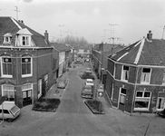 858896 Gezicht in de Graanstraat te Utrecht, vanuit een huis aan de Griftstraat.